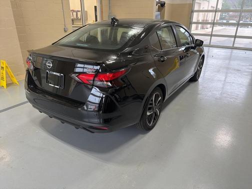 2025 Nissan Versa 1.6 SR