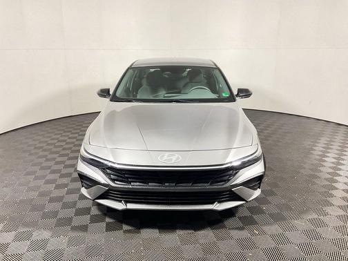 2025 Hyundai ELANTRA HEV SEL