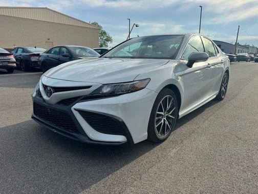 Ice Edge 2022 Toyota Camry SE