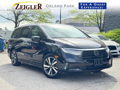 Crystal Black Pearl 2024 Honda Odyssey Touring