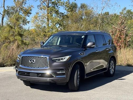 2023 INFINITI QX80 Luxe