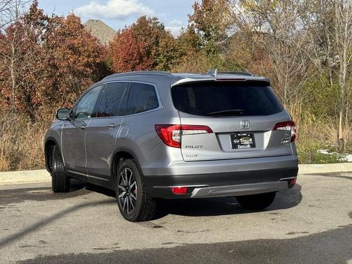 2022 Honda Pilot Touring 8-Passenger