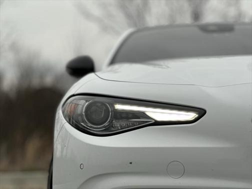 2023 Alfa Romeo Giulia Veloce AWD