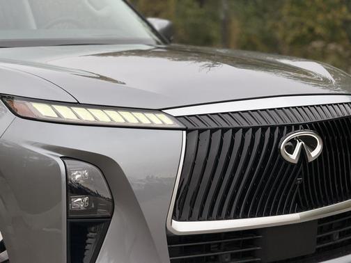 2025 INFINITI QX80 SENSORY AWD