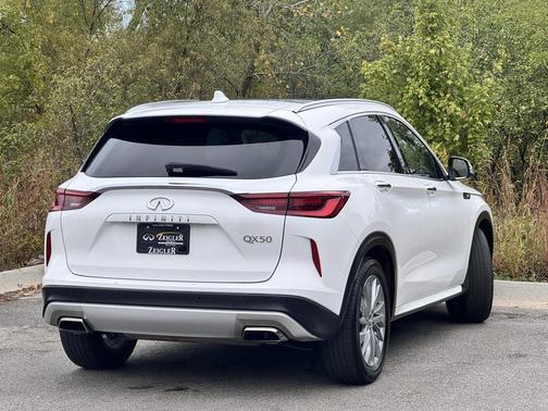 2024 INFINITI QX50 LUXE