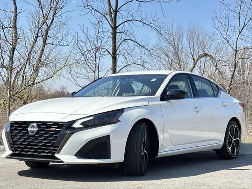 2023 Nissan Altima SR FWD