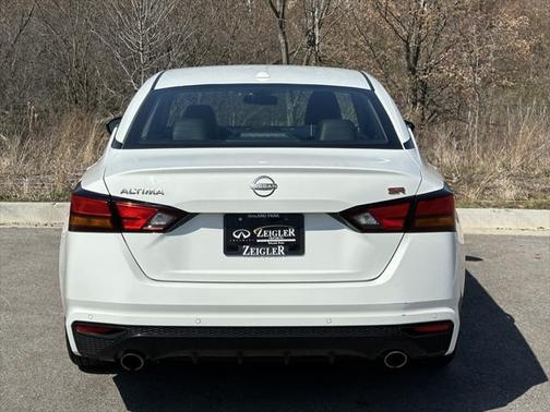 2023 Nissan Altima SR FWD
