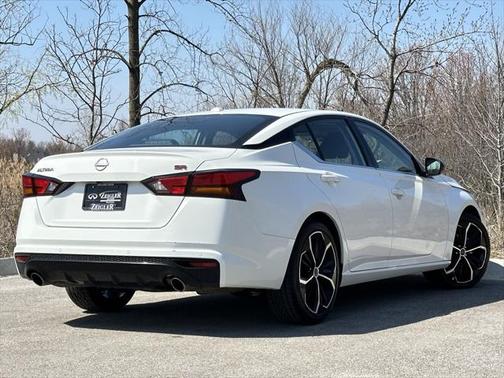 2023 Nissan Altima SR FWD