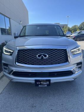 2023 INFINITI QX80 Luxe