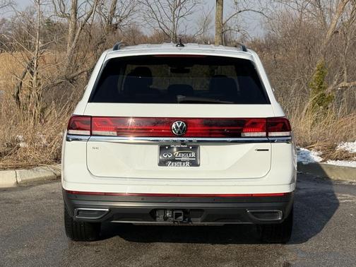2024 Volkswagen Atlas 2.0T SE w/Technology 4MOTION