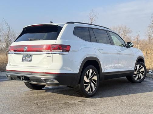 2024 Volkswagen Atlas 2.0T SE w/Technology 4MOTION