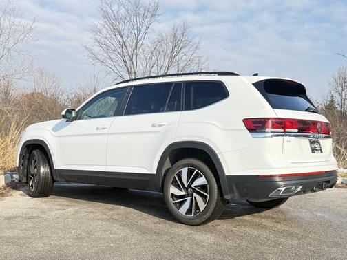 2024 Volkswagen Atlas 2.0T SE w/Technology 4MOTION