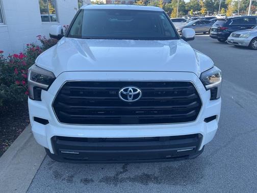 2024 Toyota Sequoia SR5