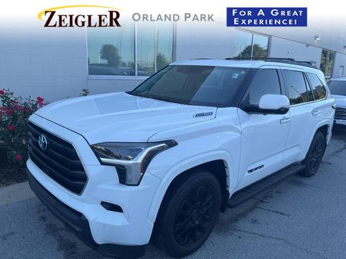 2024 Toyota Sequoia SR5