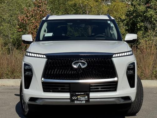 2025 INFINITI QX80 SENSORY AWD