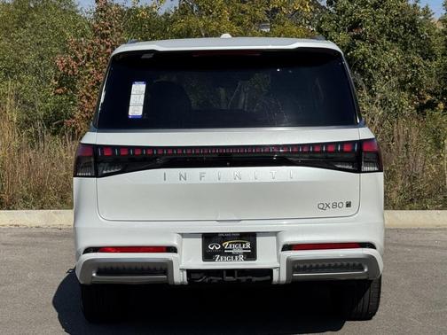 2025 INFINITI QX80 SENSORY AWD