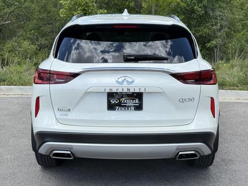 2022 INFINITI QX50 LUXE AWD