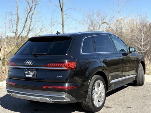 2023 Audi Q7 55 Premium Plus