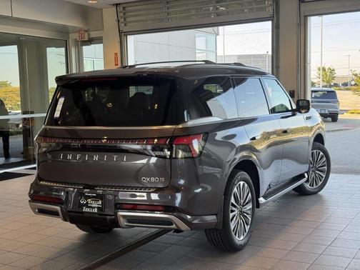 2026 INFINITI QX80 Luxe