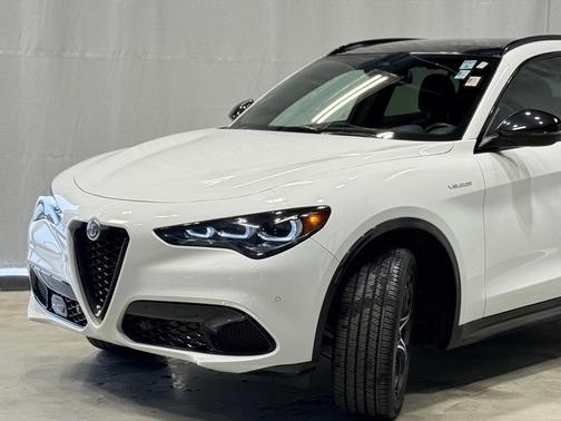 2024 Alfa Romeo Stelvio Veloce AWD