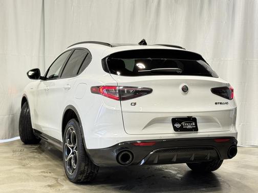 2024 Alfa Romeo Stelvio Veloce AWD