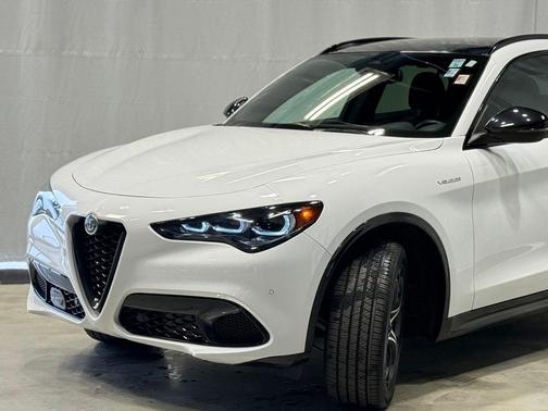 2024 Alfa Romeo Stelvio Veloce AWD