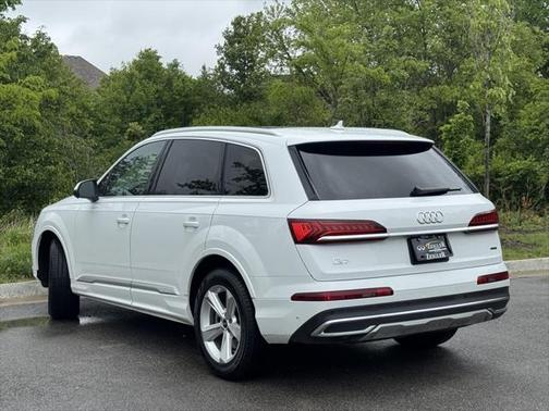2024 Audi Q7 45 Premium Plus