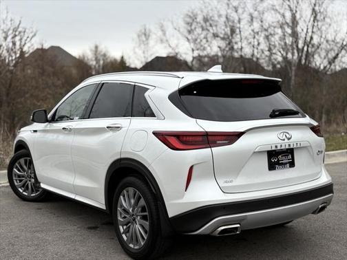 2023 INFINITI QX50 LUXE AWD