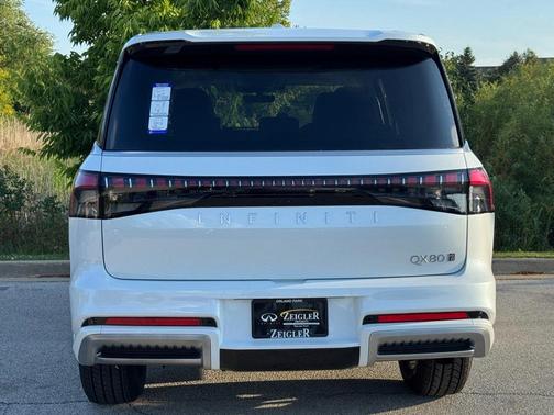 2026 INFINITI QX80 PURE AWD