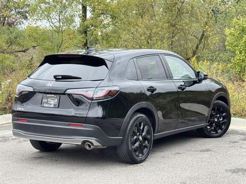 2023 Honda HR-V 2WD Sport