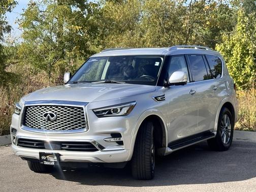 2022 INFINITI QX80 Luxe