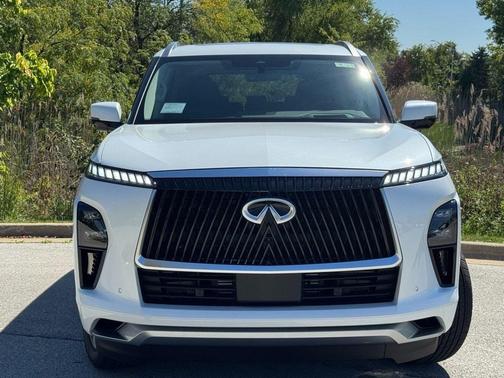 2026 INFINITI QX80 Luxe