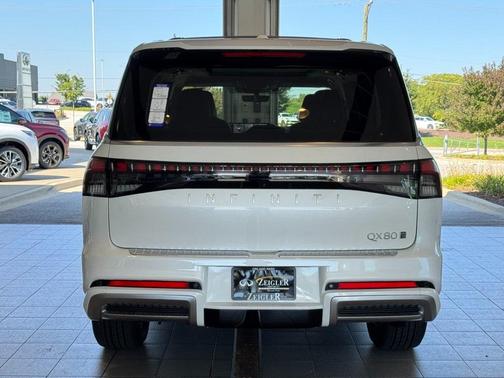 2026 INFINITI QX80 Luxe