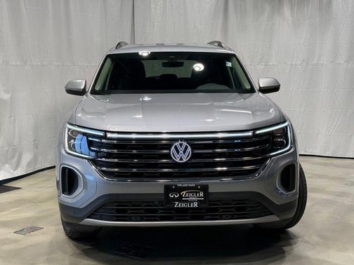 2024 Volkswagen Atlas 2.0T SE w/Technology 4MOTION