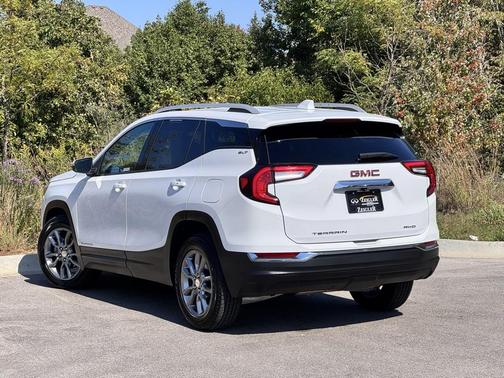 2022 GMC Terrain SLT