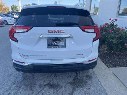 2022 GMC Terrain SLT
