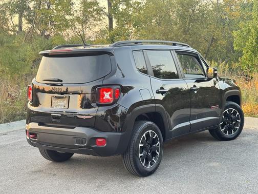 2023 Jeep Renegade Trailhawk