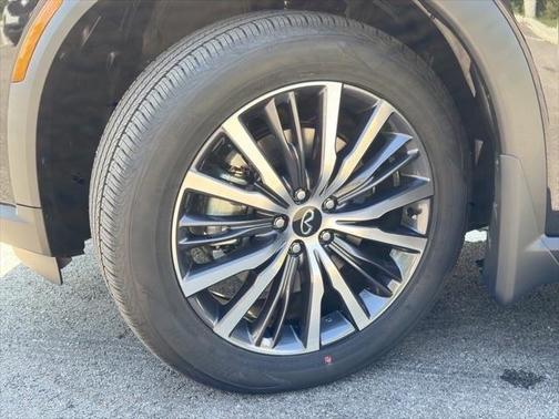 2025 INFINITI QX60 SENSORY