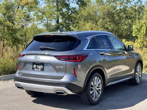 2024 INFINITI QX50 LUXE