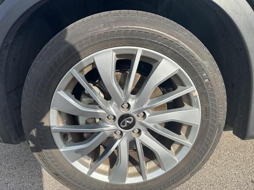 2024 INFINITI QX50 LUXE