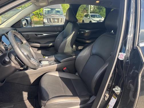 2024 INFINITI QX50 LUXE