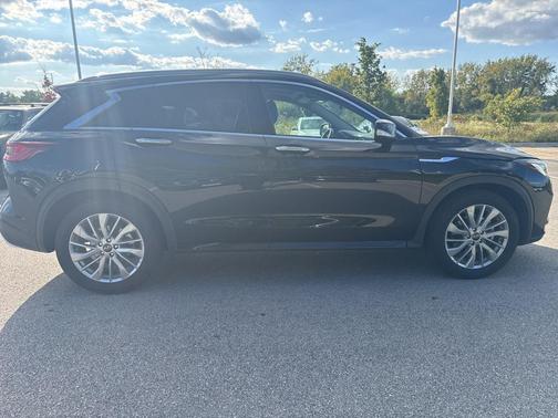 2024 INFINITI QX50 LUXE