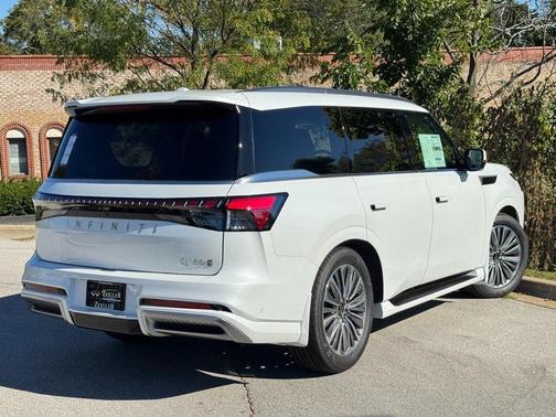 2026 INFINITI QX80 Luxe