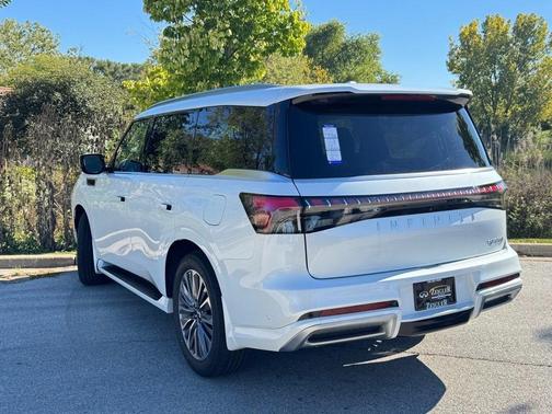 2026 INFINITI QX80 Luxe