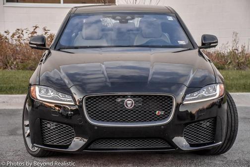 Photo 2 of 25 of 2016 Jaguar XF S