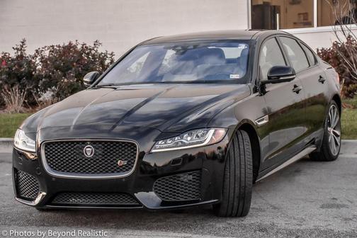 Photo 3 of 25 of 2016 Jaguar XF S
