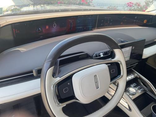2024 Lincoln Nautilus Black Label