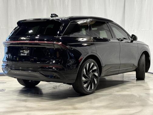 2024 Lincoln Nautilus Black Label