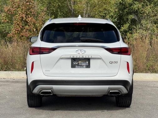 2022 INFINITI QX50 LUXE AWD