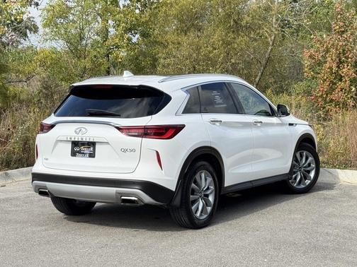 2022 INFINITI QX50 LUXE AWD